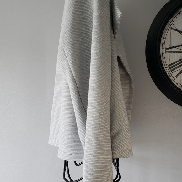 Drapped Jacket - Picture 2 of 7